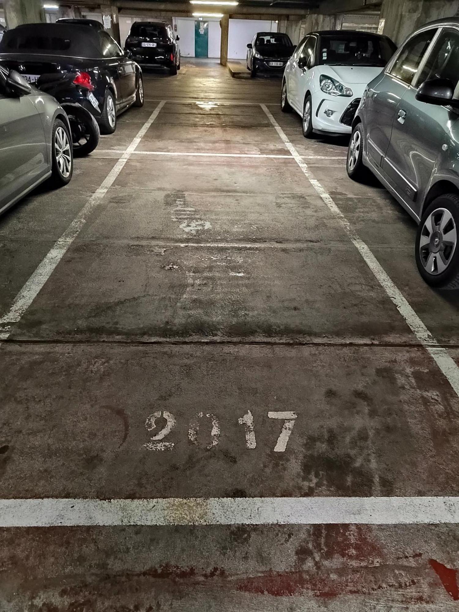 温馨公寓 パリ エクステリア 写真